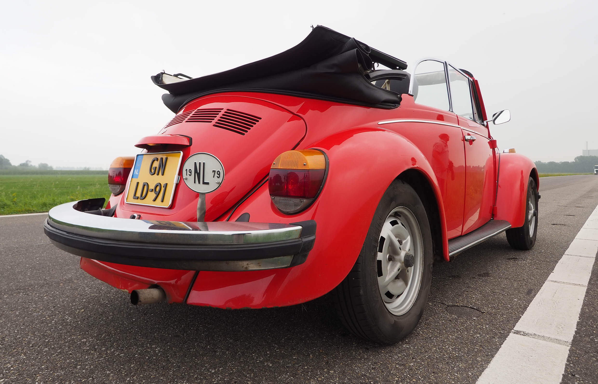 Huureenoldtimer CABRIO VW Kever Lady in Red2 Header slider