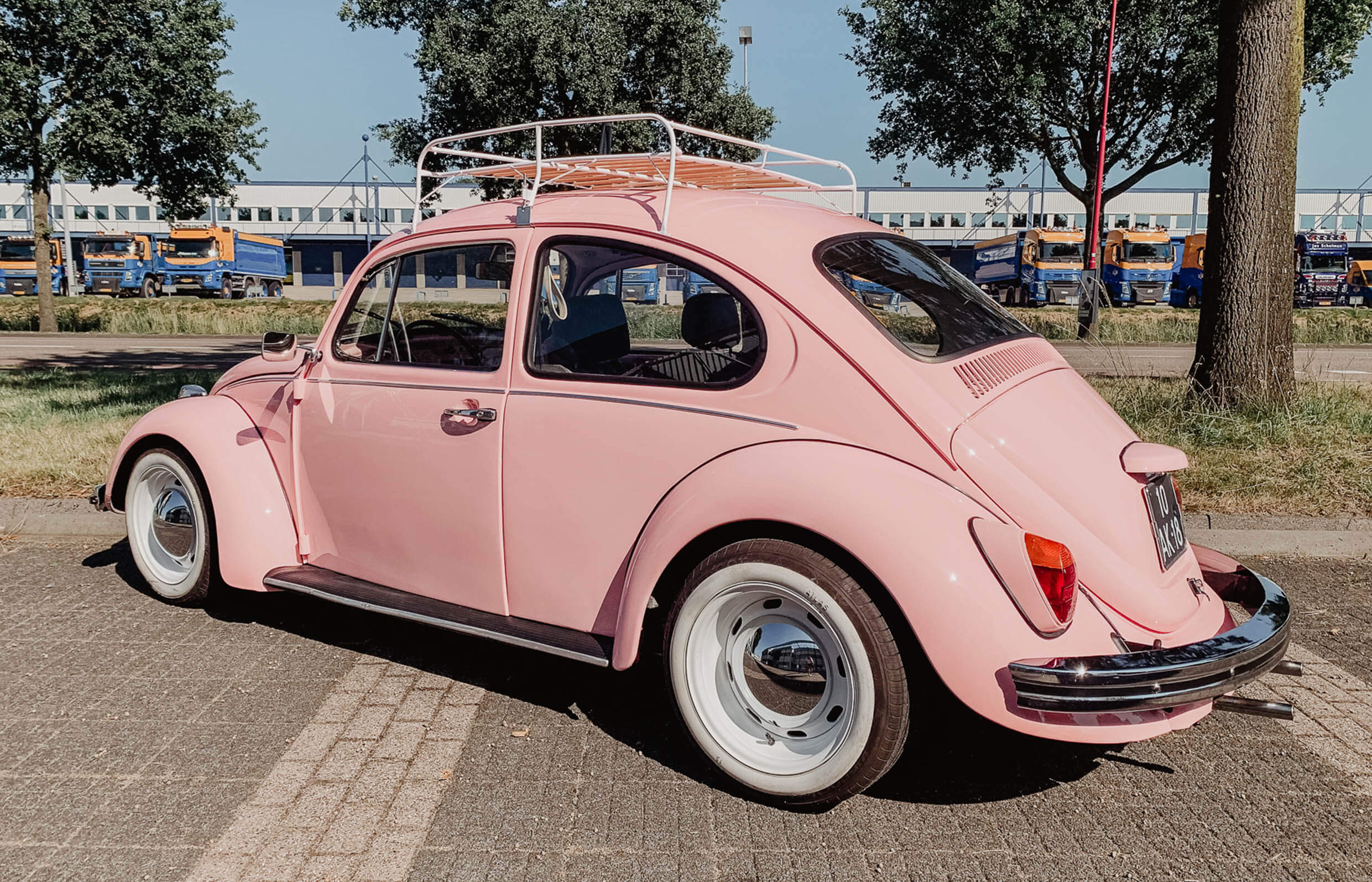 Huureenoldtimer DICHTE VW Kever Pink Lady2 Header slider